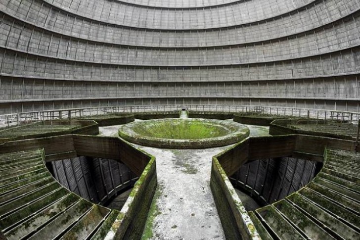 3. Kühlturm des größten Kohlekraftwerks in Belgien.