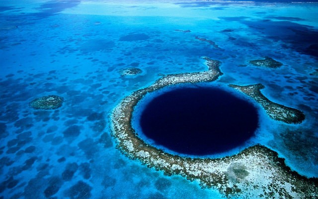 Große Meeresdoline, Belize