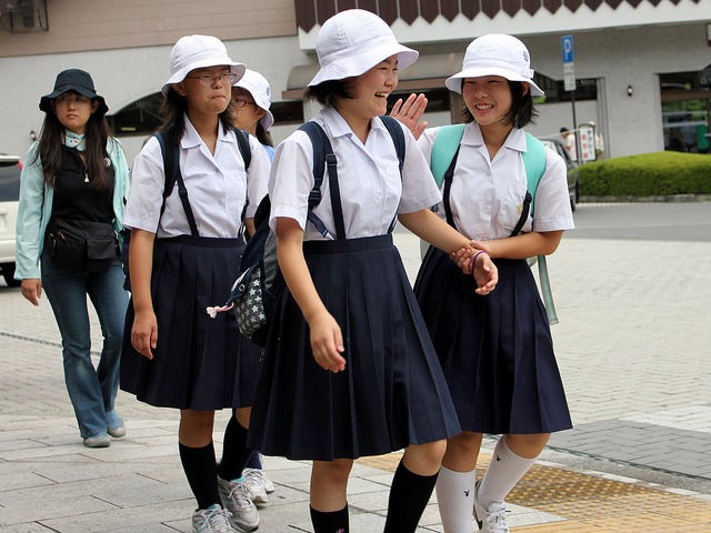 12. Uniformi scolastiche