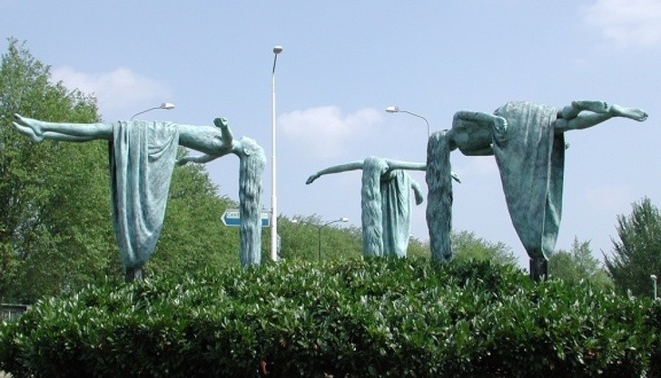 11. "Les Vierges d'Apeldoorn'"par Elisabet Stienstra - Pays-Bas