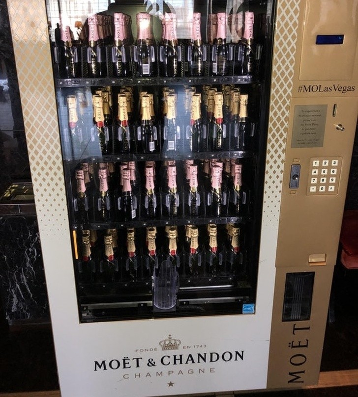 11. Le distributeur automatique de champagne est un must à chaque fête.