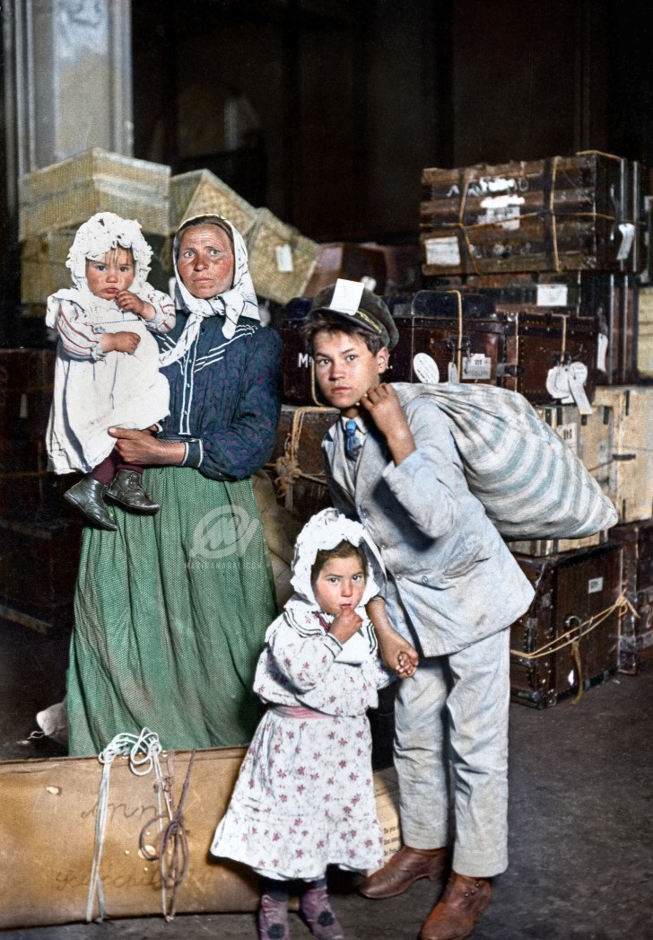 14. Italienische Migranten in Ellis Island, 1905