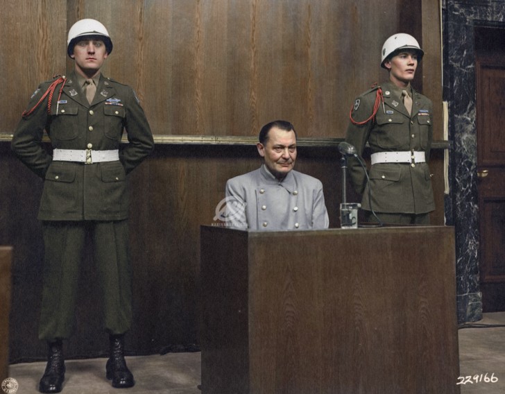 6. Hermann Göring al tribunale di Norimberga, 1946.