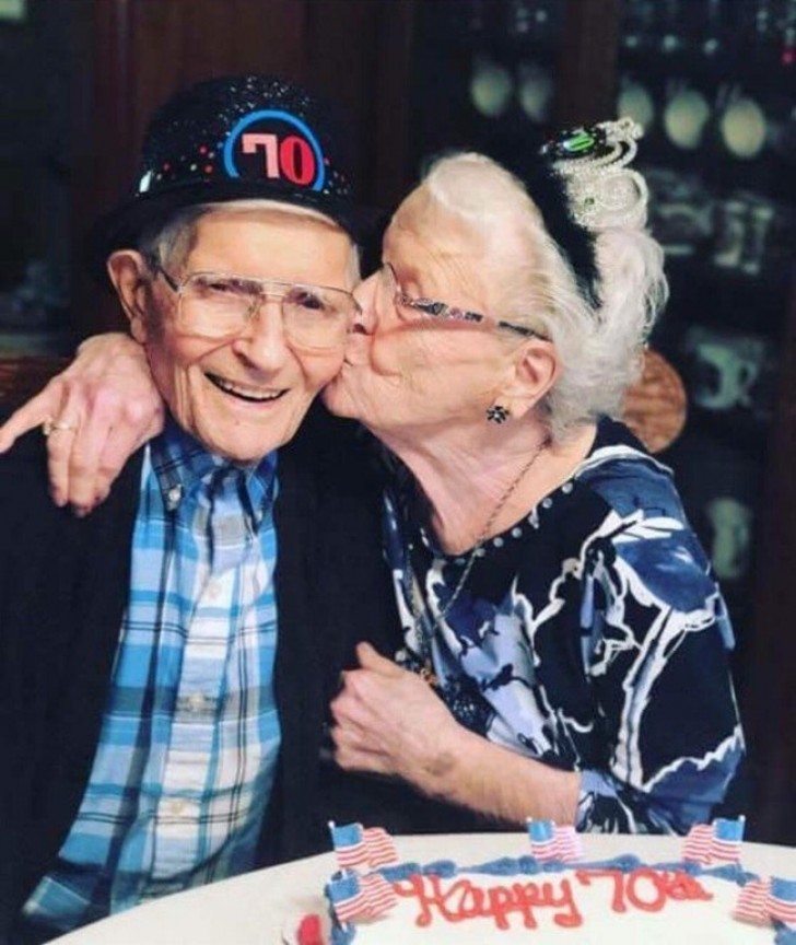 "Mis abuelos, de 90 y 93 años, han festejado su 70esimo aniversario. Hoy tienen 10 hijos, 28 nietos, 60 bisnietos y 2 tartaranietos. Son felices como siempre".