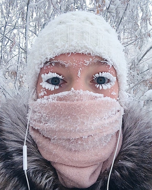 1. Questo è ciò che accade alle tue ciglia quando ti trovi a passeggiare con 47°C sotto zero, come a Yakutia, in Russia