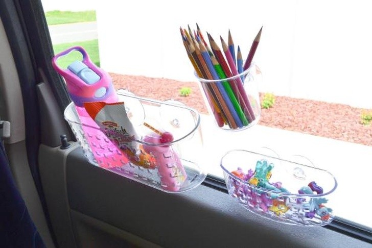 1. Use suction cup shelves to travel with children ... These containers will encourage them to keep everything in order!