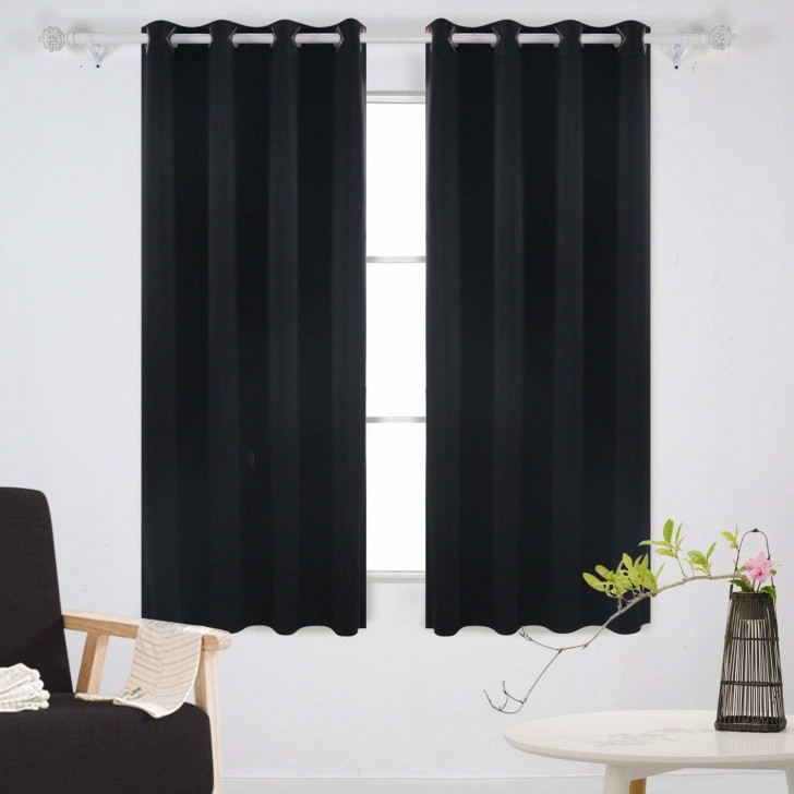 18. Blackout blinds to maintain a pleasant and comforting darkness