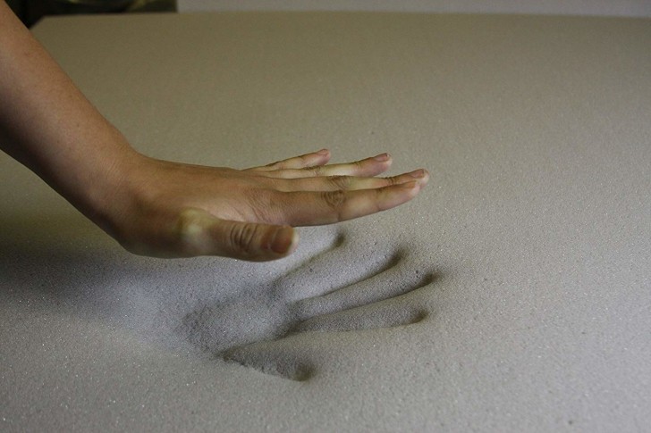 6. A foam mattress cover that hugs you during sleep!