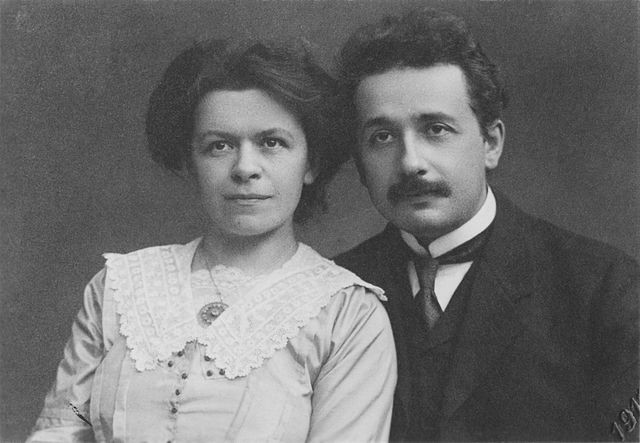 Physicienne, excellente mathématicienne, épouse du " petit " génie de la relativité.