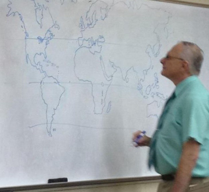 2. Questo insegnante non disponeva di una cartina, così l'ha disegnata a mano.