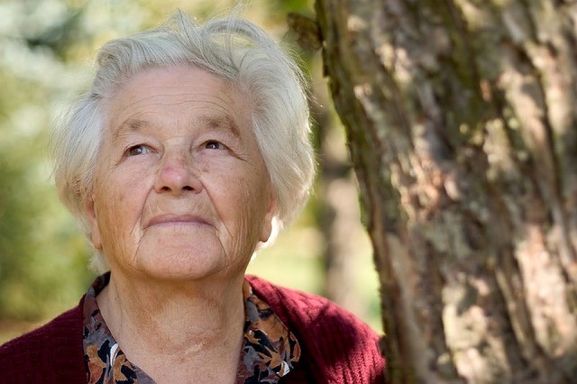 Verlies van gevoel van oriëntatie is niet het enige teken van de ziekte van Alzheimer. Dit zijn de andere.