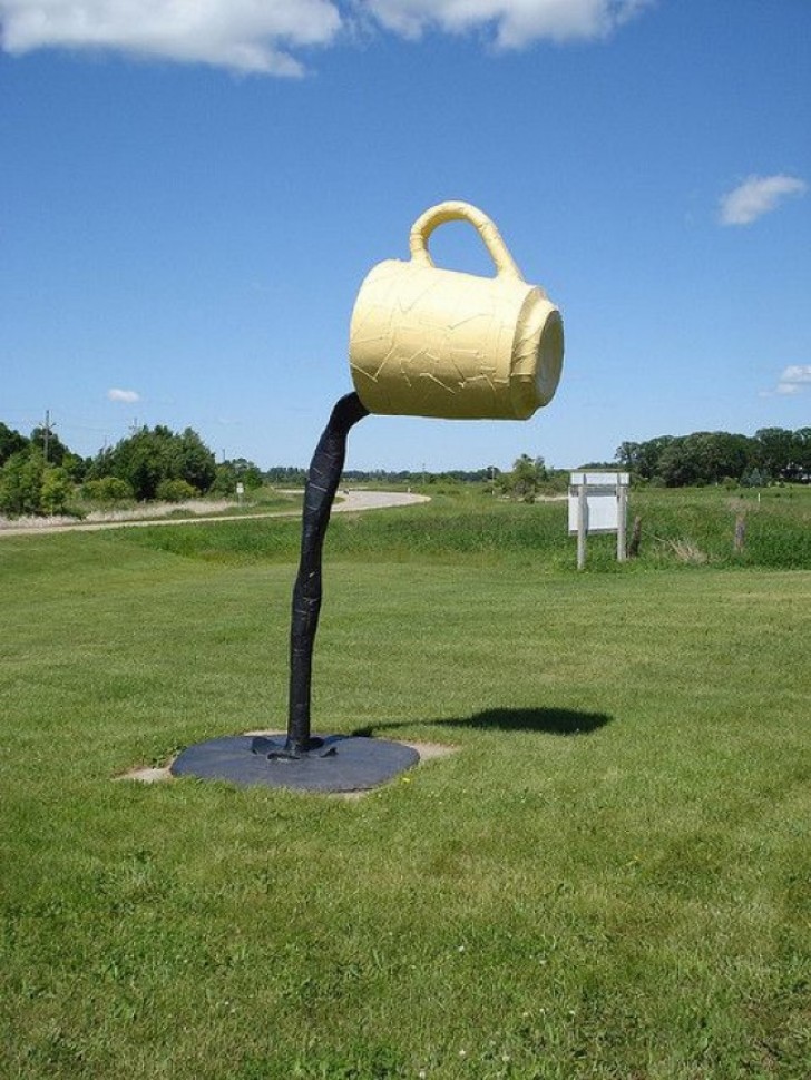 22. Una scultura di caffè bollente!