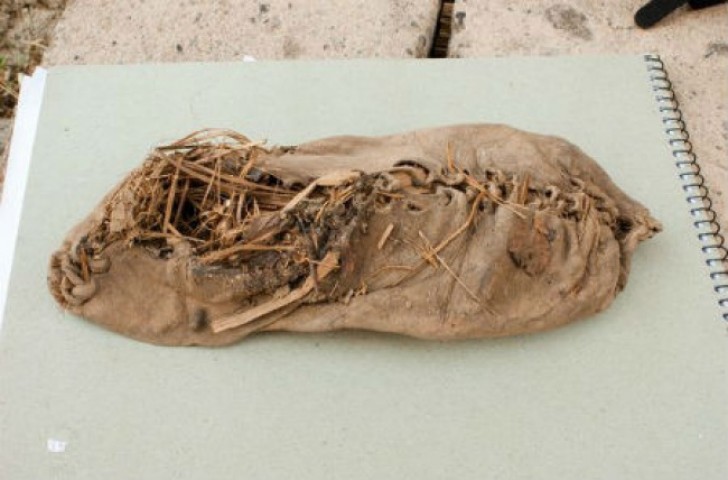 Ein fünfeinhalbtausend Jahre alter Schuh.