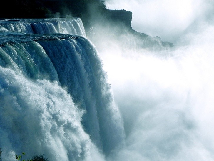15. Les imposantes chutes du Niagara