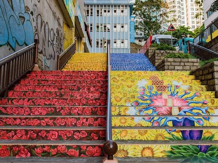 18. Een bloemenveld op deze trappen in Hongkong