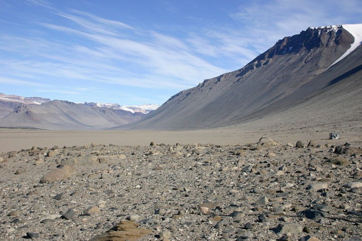 1. In der Antarktis gibt es Gebiete, in denen es seit 2 Millionen Jahren weder geregnet noch geschneit hat.