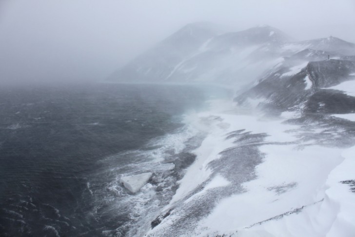 17. Op Antarctica kan het het harder dan 300 kilometer per uur waaien.