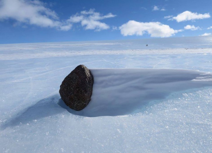 7. Het is hier makkelijker om meteorietresten te vinden die zijn ingeslagen vanuit de ruimte