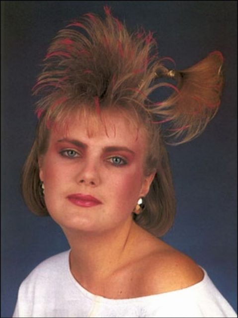 Acconciature anni '80: capelli cotonati e hairlook esagerati in stile  vintage