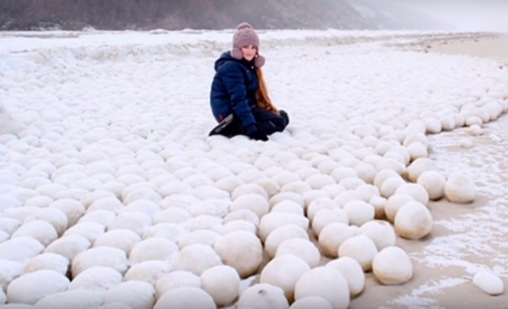 7. Les boules de glace qui se sont formées en 2016 dans la péninsule de Yamal, en Sibérie occidentale.