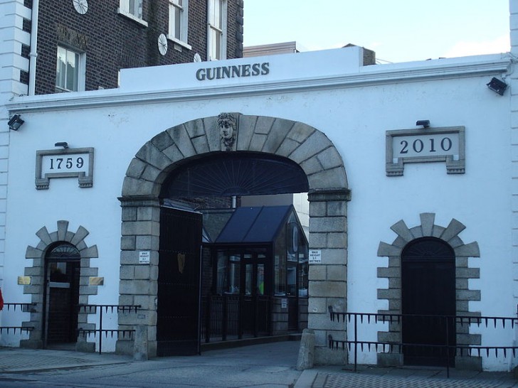 4. Il contratto di affitto del St. James's Gate, storico edificio del birrificio Guinness, ha una durata di 9000 anni