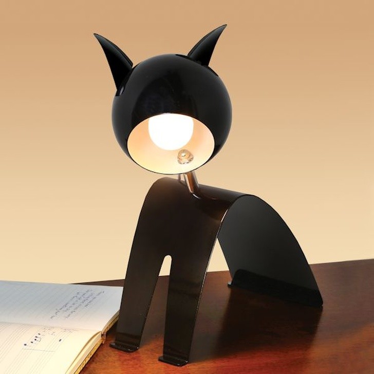2. Tischlampe "schwarze Katze"