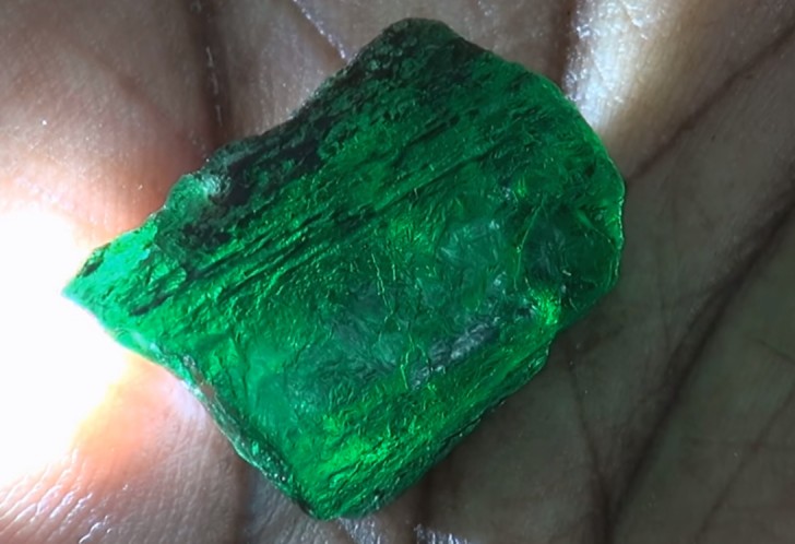13. Smeraldo da 5,655 carati