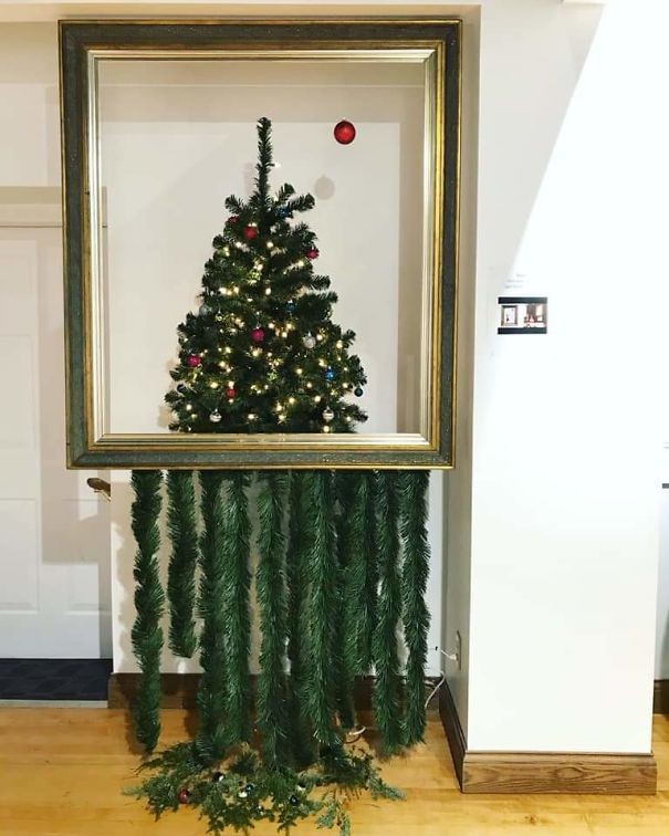Met deze kerstboom van 2018 wordt Banksy's werk herdacht dat tijdens de veiling werd gesloopt, een van de gebeurtenissen die het meest zijn besproken!