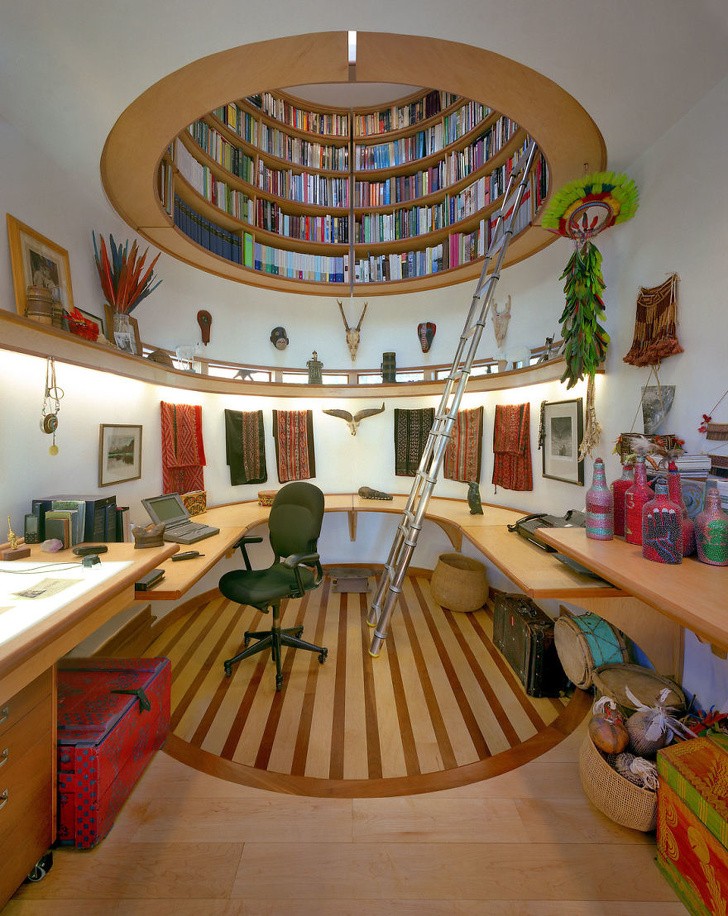 6. Ein Arbeitszimmer mit einer Bibliothek, die wirklich faszinierend ist.