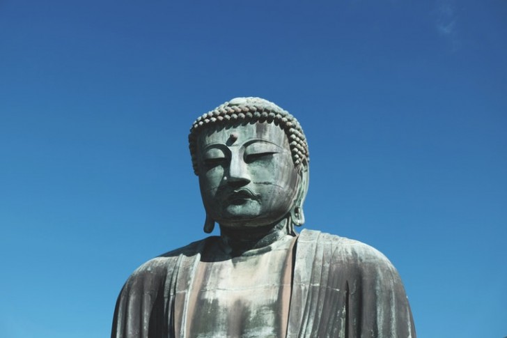 6. Ob religiös oder nicht, vor dem Großen Buddha von Kamakura (13 Meter hoch) können Sie Spiritualität atmen.