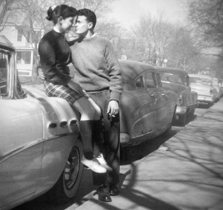 7. Ein junges amerikanisches Paar in den 50er Jahren.