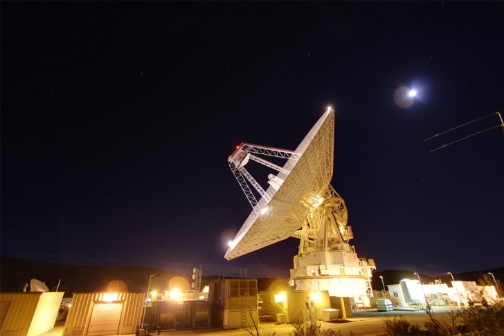 Gli scienziati hanno captato un segnale radio insolito da una galassia lontana 1,5 miliardi di anni luce - 1