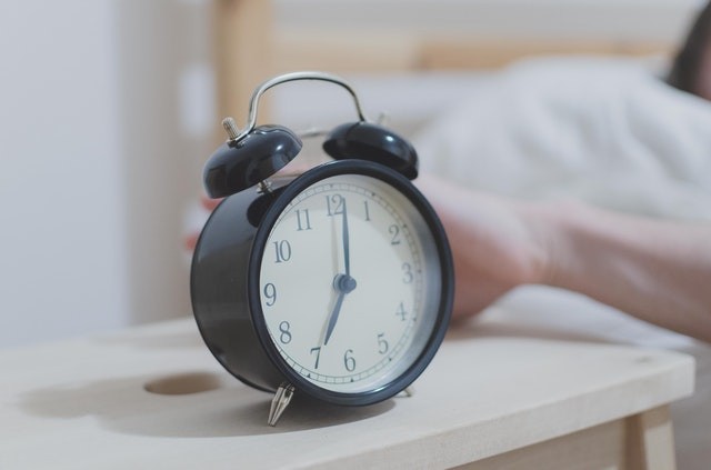 3. Benutzen Sie nicht die Schlaf-Funktion des Weckers!