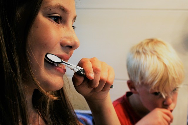 6. Putzen Sie Ihre Zähne nicht sofort nach dem Frühstück