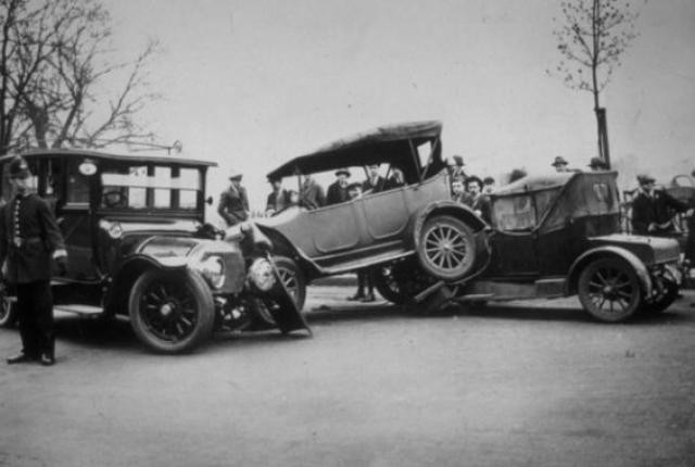 13. Het eerste auto-ongeluk vond plaats in de stad Ohio in 1891.
