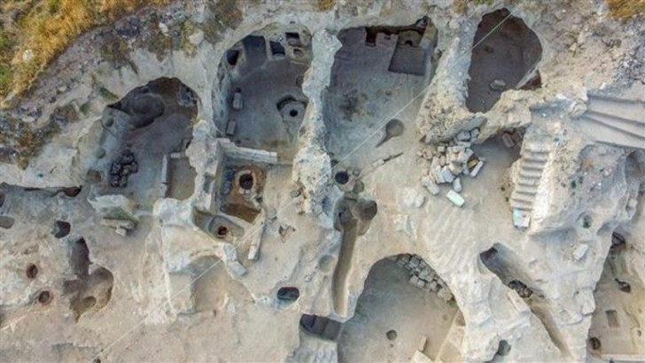 Das Wohnprojekt, das zur Entdeckung der Funde führte, ist offensichtlich verlagert worden: Die Gemeinde will das archäologische Gebiet zu einem Anziehungspunkt für Touristen machen.