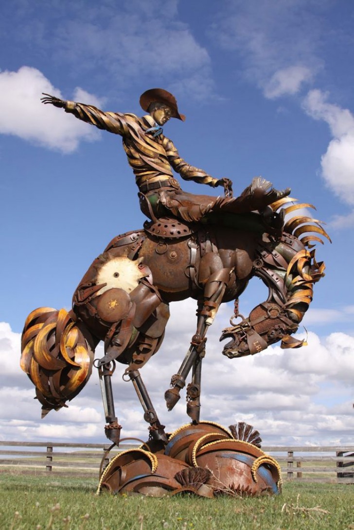 John Lopez' Lieblingsbilder bleiben jedoch diejenigen, die den amerikanischen Westen repräsentieren: Bison, Pferde beim Rodeo.... alles offensichtlich mit recycelten Materialien!