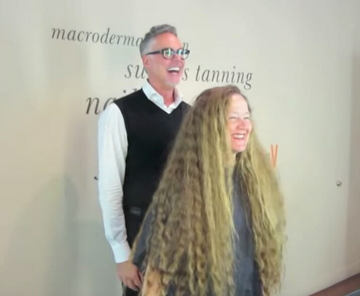 Después de haber transcurrido 20 años con los cabellos largos, esta mujer decide de cortarlos para tener un look más juvenil - 1