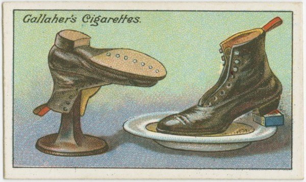 6. Pour éviter le grincement des chaussures en cuir, plongez-les toute la nuit dans une assiette avec de l'huile.