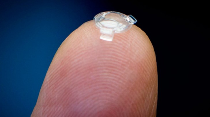 6. Les lentilles bioniques qui permettent d'avoir une vue de 20/20. Elles sont greffées chirurgicalement et préviennent la cataracte
