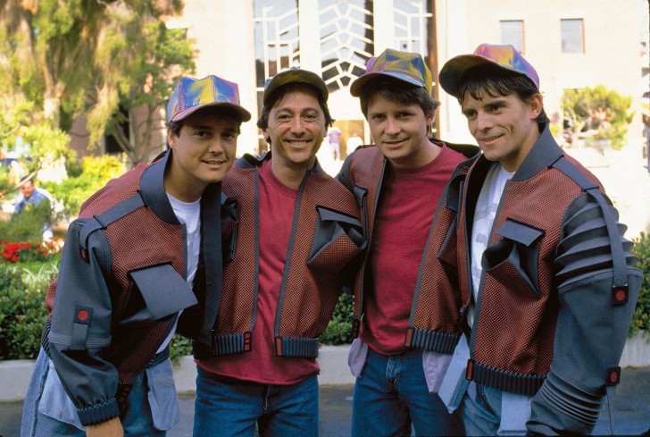 2. Michael J. Fox en zijn 3 stuntmannen op de set van Back to the Future!