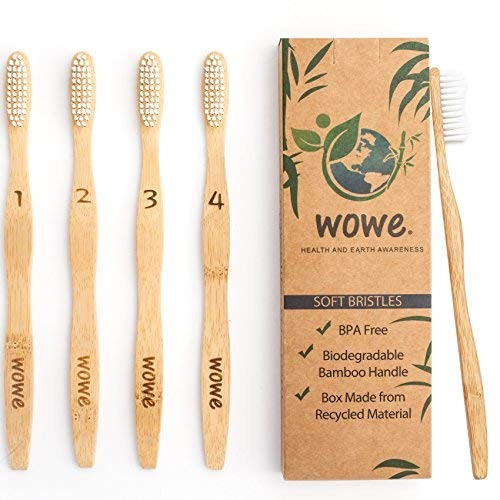 11. Brosses à dents avec manche en bambou