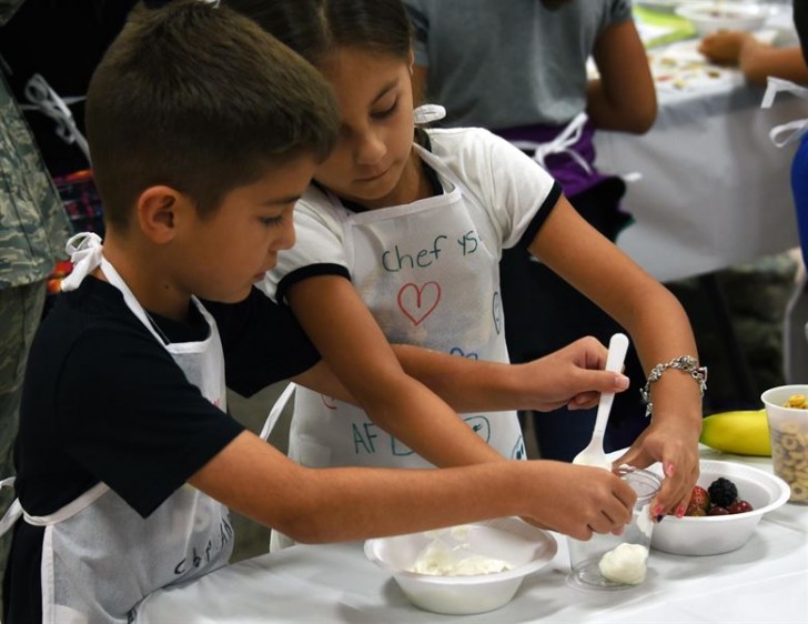 Risultati immagini per Questa scuola ha introdotto l'ora di attivitÃ  domestiche: i ragazzi imparano a stirare, lavare e cucinare