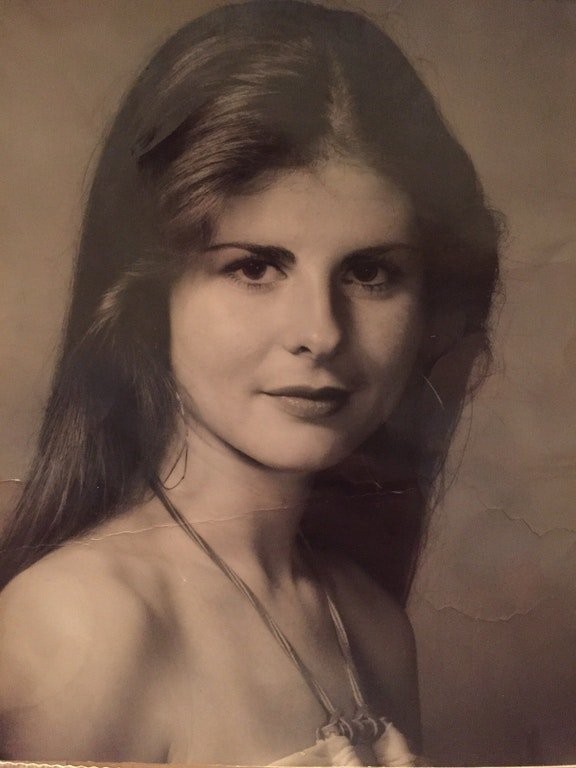 1. Mamma Patricia alla fine degli anni '70 o all'inizio degli anni '80