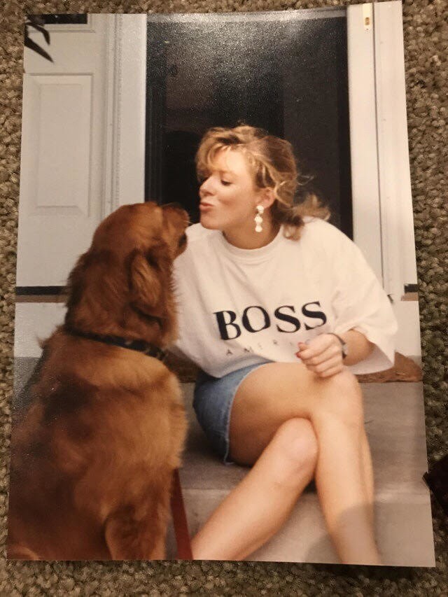 19. Mamma Lana 24 år gammal med hunden Abby