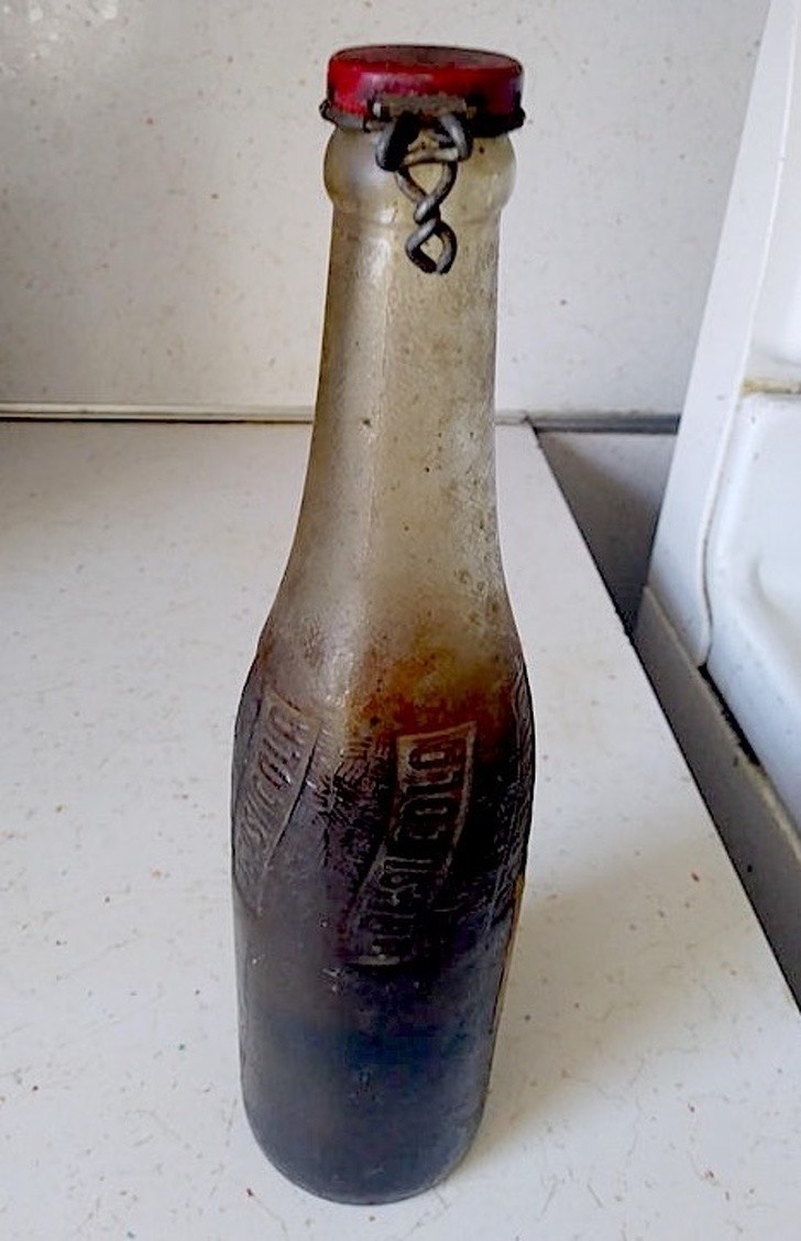 1. Une bouteille de Pepsi Cola 1941 qui n'a jamais été ouverte !
