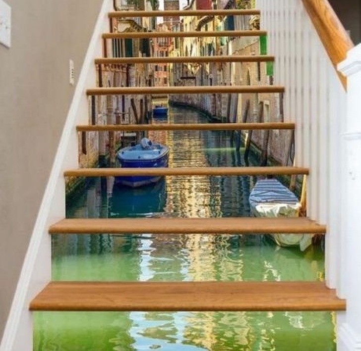 17. Salire le scale di questa casa è come fare una passeggiata tra i canali di Venezia!