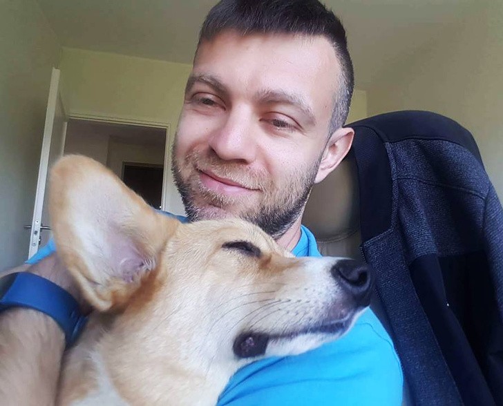 "Mon mari disait que les chiens auraient sali toute la maison avec leur salive. Maintenant, il m'envoie une photo d'eux deux ensemble à chaque fois qu'il travaille à la maison."