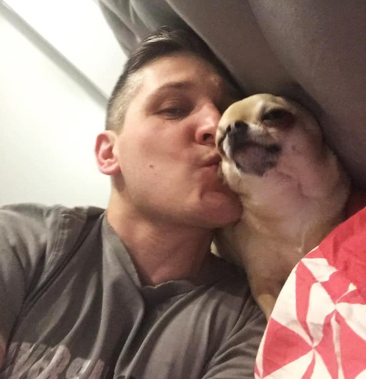 "Meu marido me disse que eu podia pegar um cachorro, mas que ele não chegaria nem perto. Agora ele gosta mais do cachorro que dos filhos"