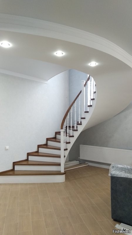 25. Diese Treppe zeigt uns, wie manchmal es besser ist, einen klassischen Stil und ein klassisches Design beizubehalten!